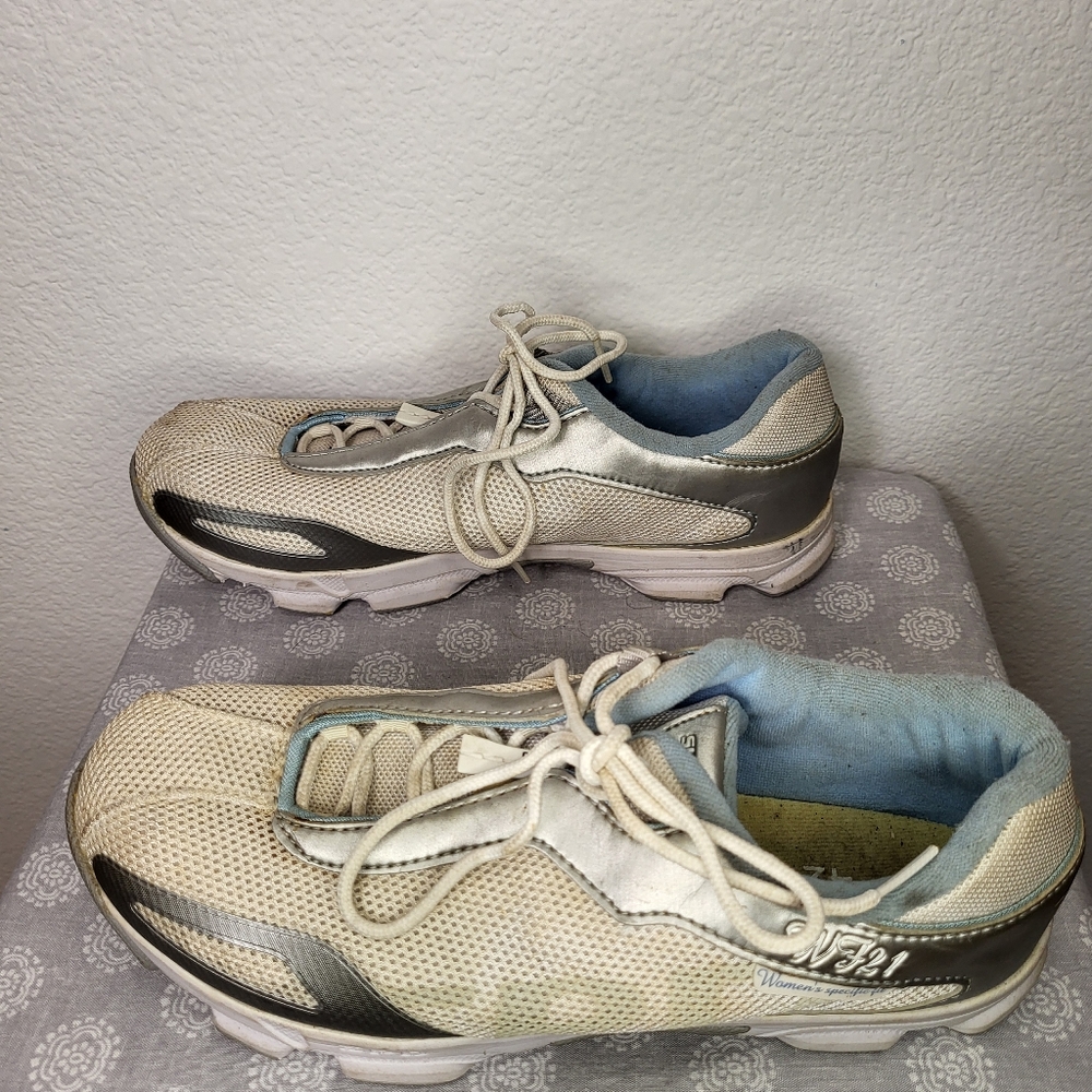 Shimano WF21 Clipless bike shoes with SPD clips size 9.5